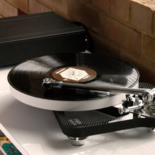Load image into Gallery viewer, Rega NAIA Turntable